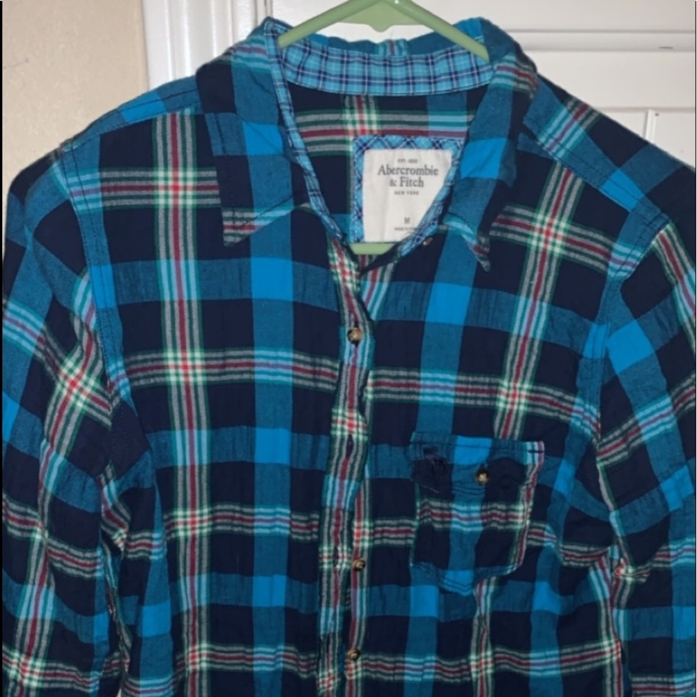 Women’s Abercrombie shirt